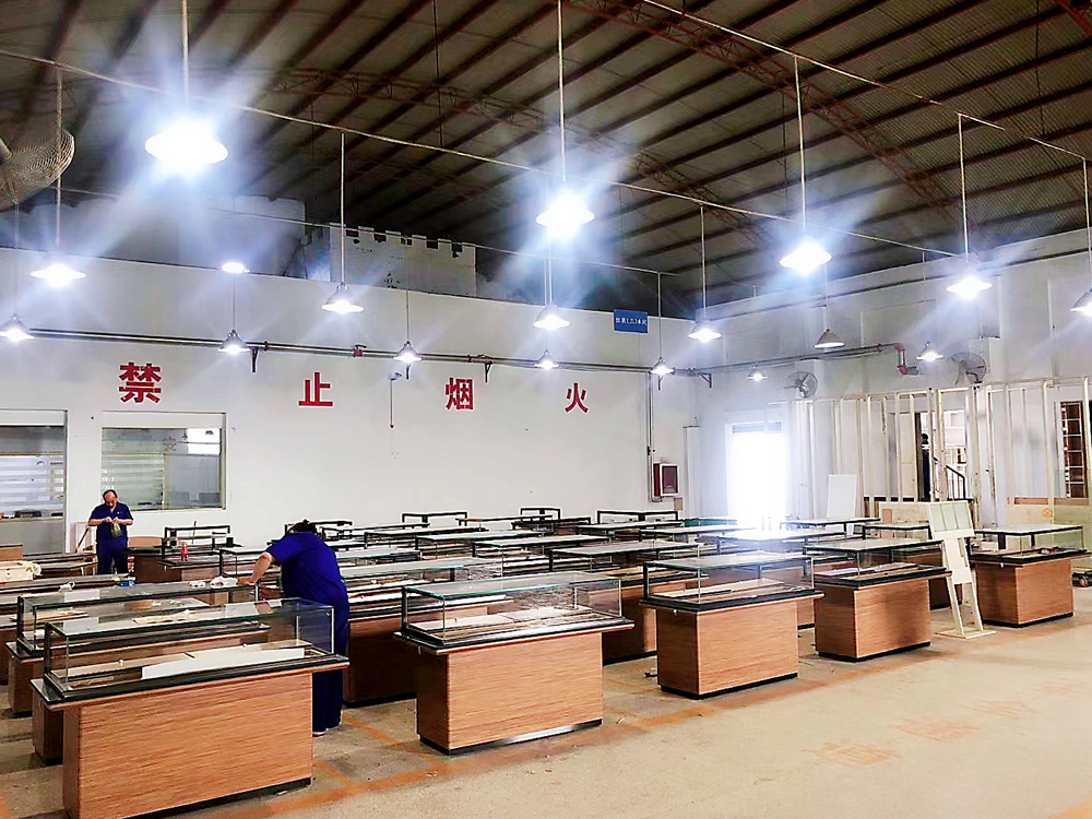 展柜制作質量比價格更重要